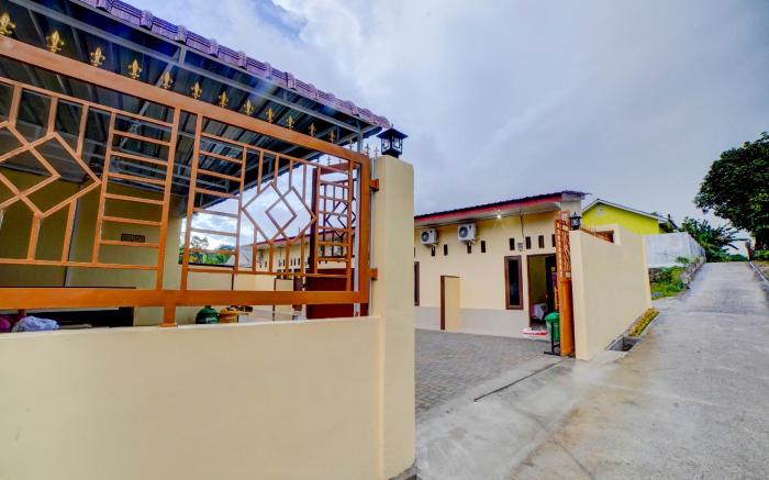 OYO 90773 Shine Guest House Syariah