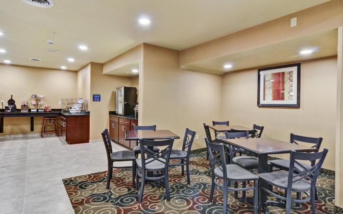 Cobblestone Inn & Suites - Ambridge