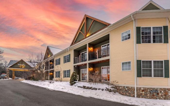 Mountain Edge Suites at Sunapee, Ascend Hotel Collection