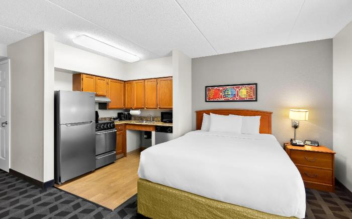 MainStay Suites Middleburg Heights Cleveland Airport