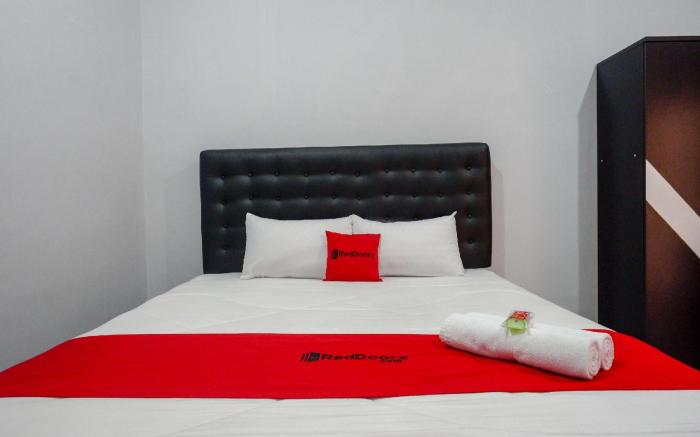 RedDoorz Syariah near Alun Alun Purwokerto 2