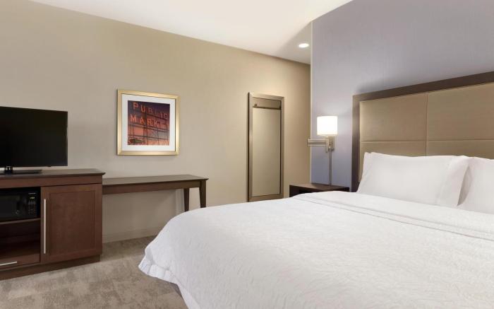 Hampton Inn & Suites Seattle/Renton