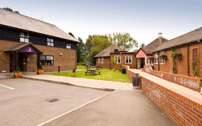 Premier Inn Farnborough West - Southwood