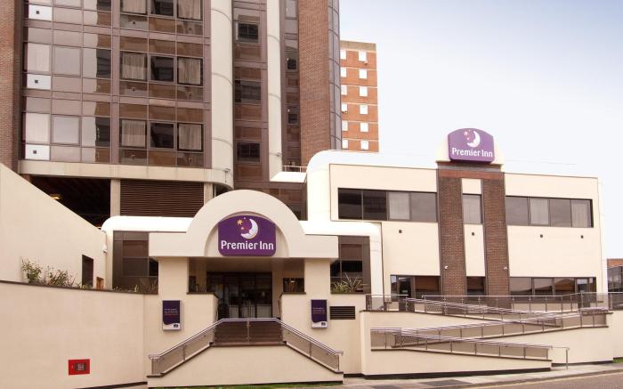 Premier Inn Sunbury - Kempton Park