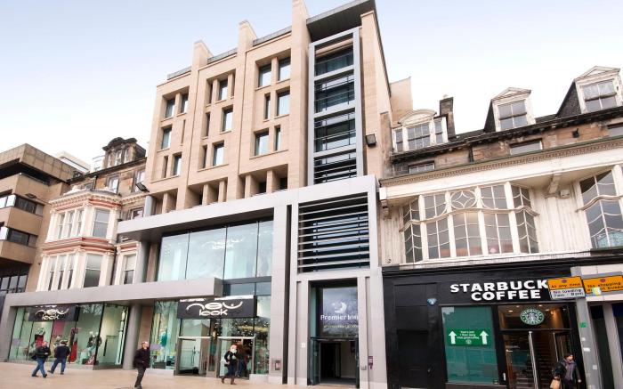 Premier Inn Edinburgh - Princes Street