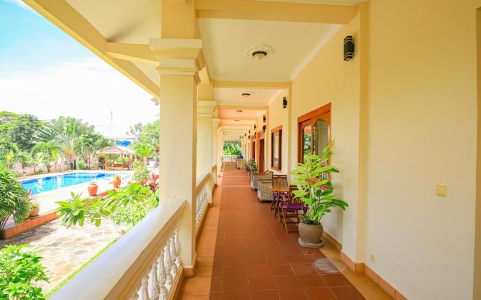 Riviera Hotel & Resort Kep