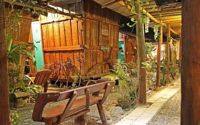 RedDoorz Hostel @ Deomar Hometel and Farm Cafe Vigan Ilocos 