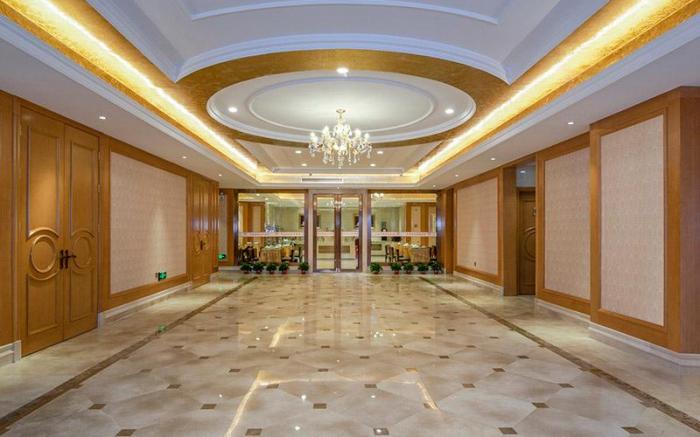 Vienna Hotel Zhengzhou Only Henan Movie Town