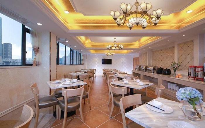 Vienna Hotel Guiyang Qianlingshan Park Yan'an West Road Metro Station