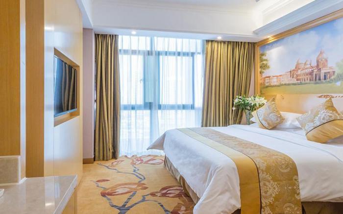 Vienna Hotel Guangxi Nanning Nanhu Park Minzu Square Metro Station