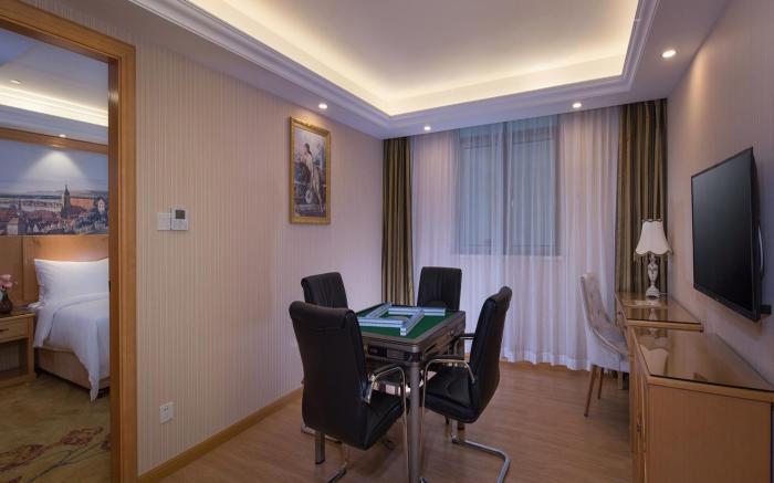 Vienna Hotel Shanghai New International Expo Center Xiuyan Road Metro Station