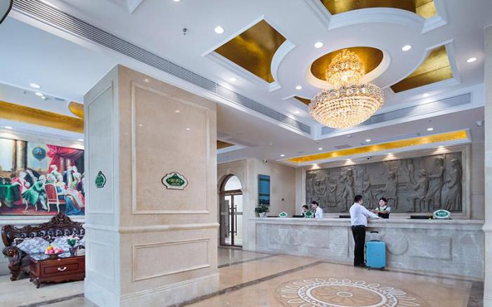 Vienna Hotel Anhui Fuyang Railway Station