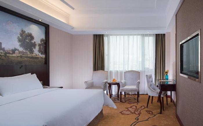 Vienna Hotel Guangdong Dongguan Dalingshan Sports Park