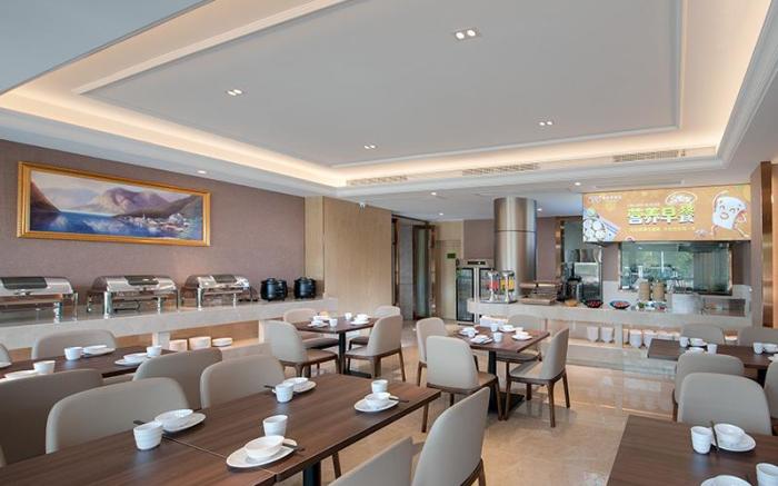 Vienna Hotel Ganzhou Nankang District Center