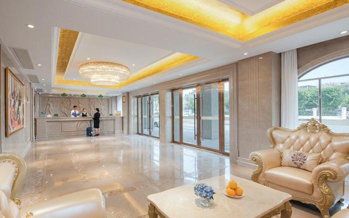 Vienna Hotel Ganzhou Nankang District Center