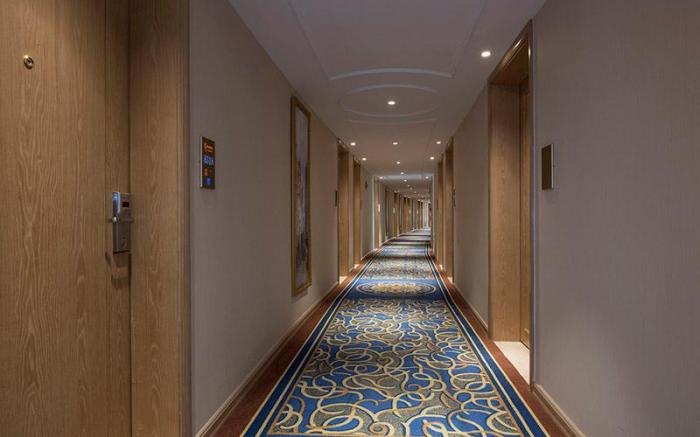 Vienna Hotel Zhengzhou Hanghai Square Metro Station