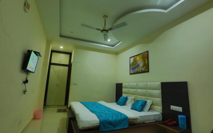 Raj Resort