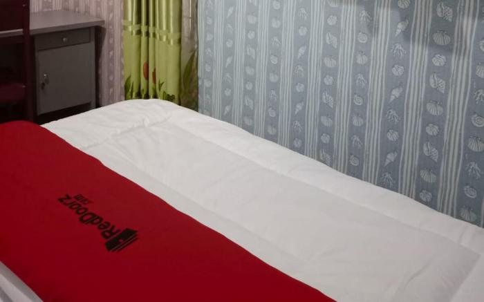 RedDoorz Syariah near RS Mitra Siaga