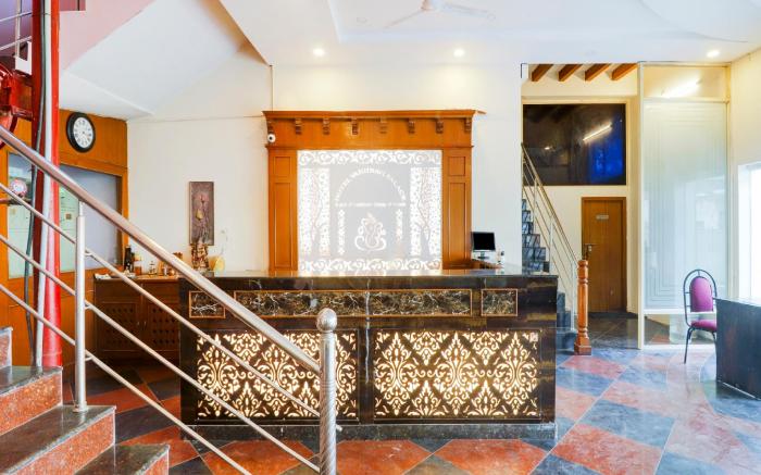 Super Collection O 77115 Vaishnavi Palace