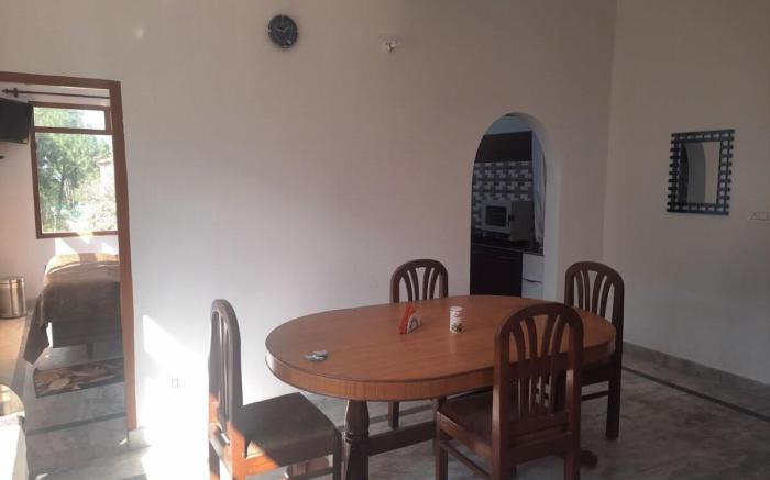 Hari Homestay Gaonguri TehsilKasauli l Veg Food |2