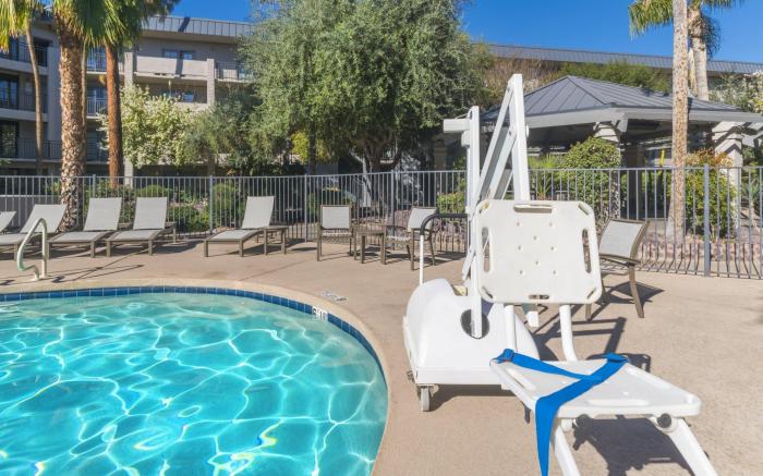 Holiday Inn and Suites Phoenix Airport North By IHG