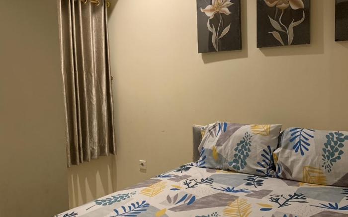 Coral Legacy Gold Poins Square 1505