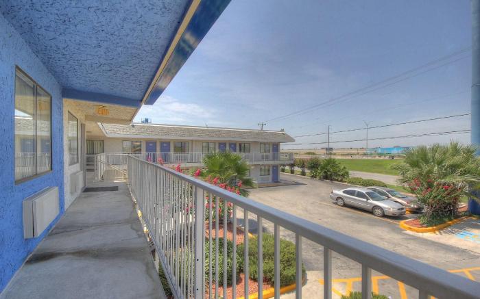 Motel 6 San Antonio, TX - Fort Sam Houston