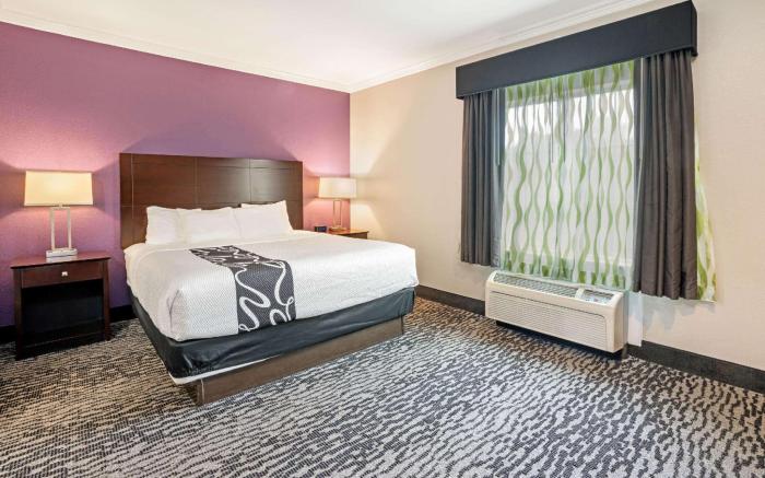 La Quinta Inn & Suites by Wyndham Houston - Magnolia