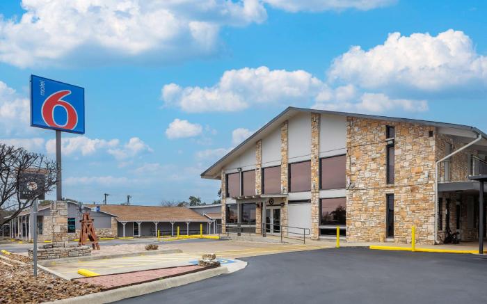 Motel 6 Boerne, TX