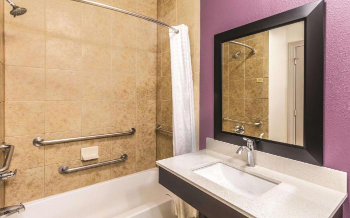 La Quinta Inn & Suites by Wyndham Mission at West McAllen