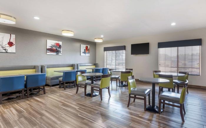 Best Western Plus Mansfield Inn and Suites