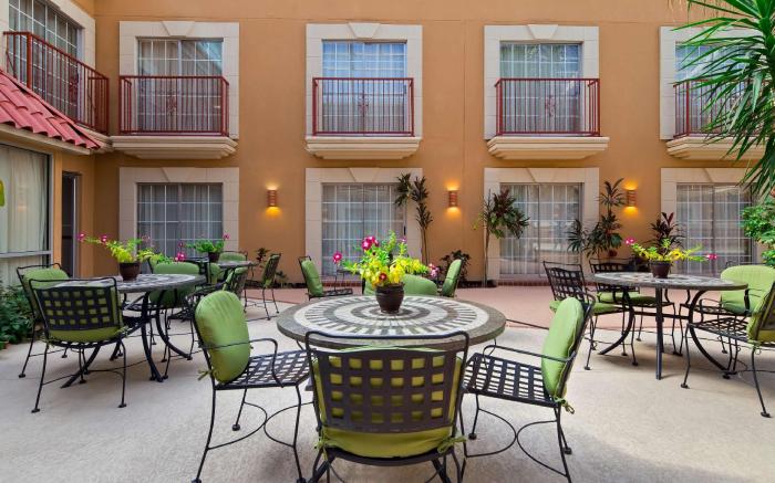 Best Western PLUS Atrium Inn