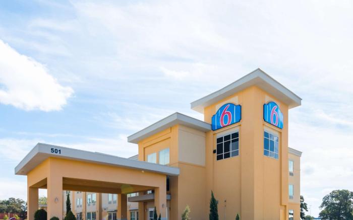 Motel 6 Joshua, TX
