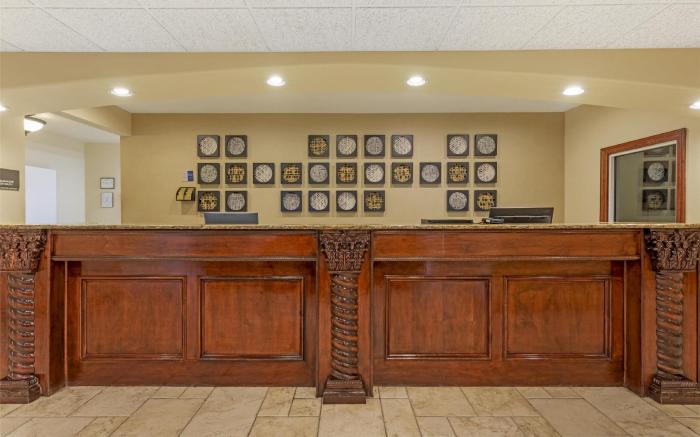 Best Western Plus Monica Royale Inn & Suites
