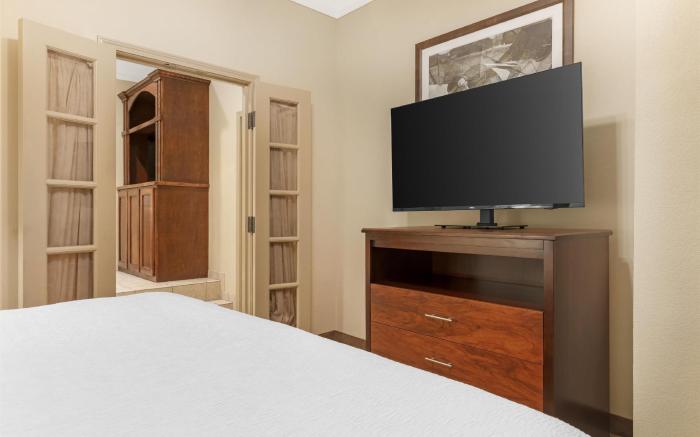 Best Western Plus Monica Royale Inn & Suites