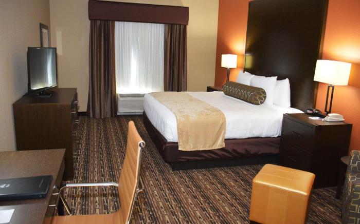 Best Western Plus Elmendorf Hotel / San Antonio Hotel