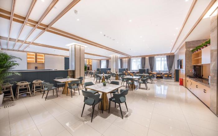 Atour Hotel Taiyuan Changfeng Business Zone Vientiane City