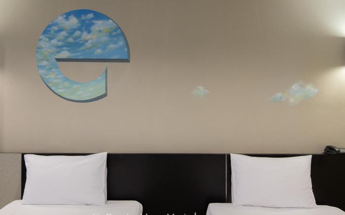 Pentahug Hotel