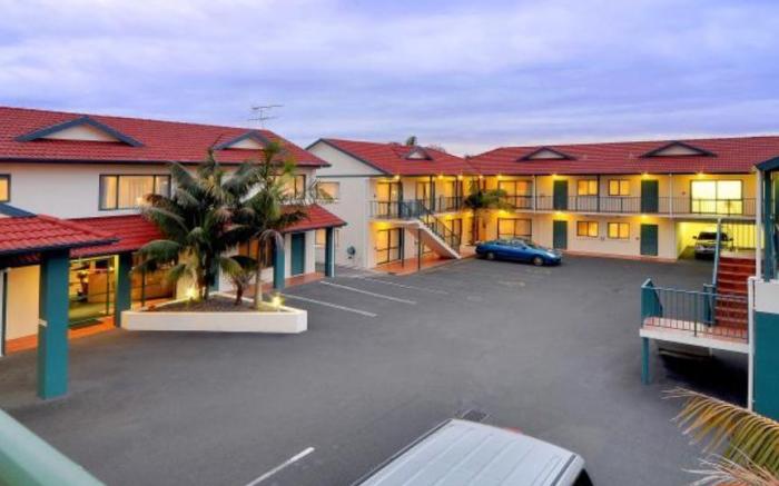 Academy at Botany Motor Inn