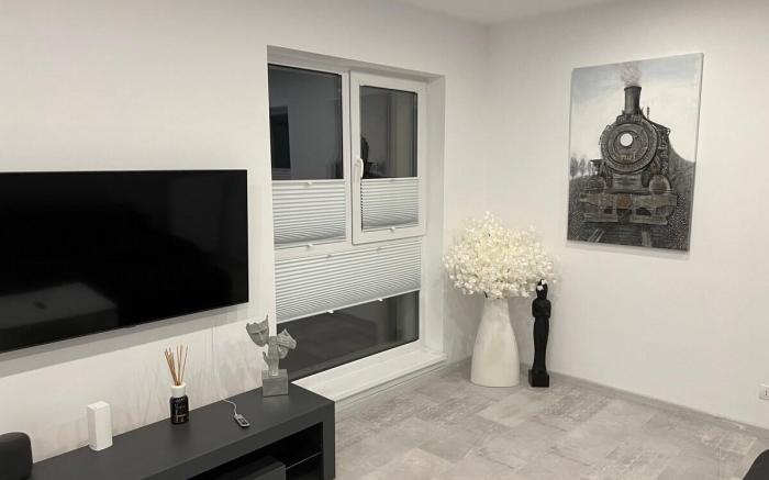 Amazing 2-Room Penthouse Cityview W13