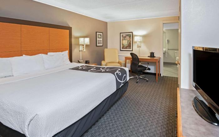 La Quinta Inn by Wyndham San Antonio I-35 N at Toepperwein