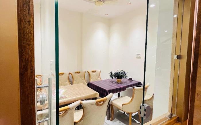 Hotel Golden Oasis Delhi