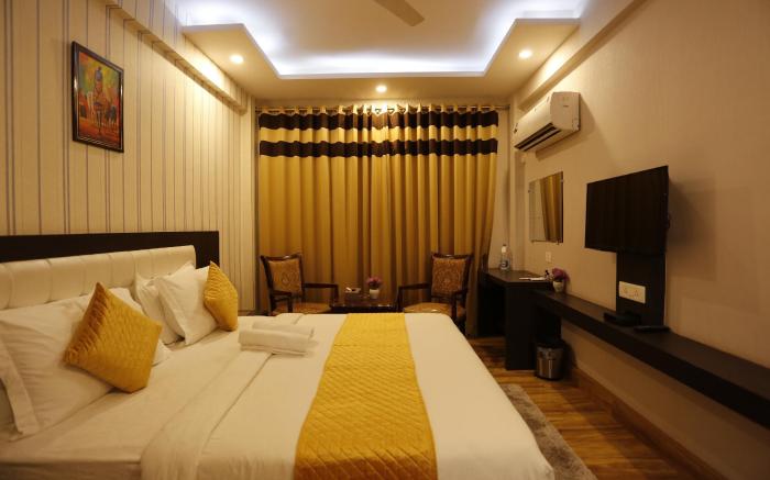 Paradise Ganga - A River Side Hotel