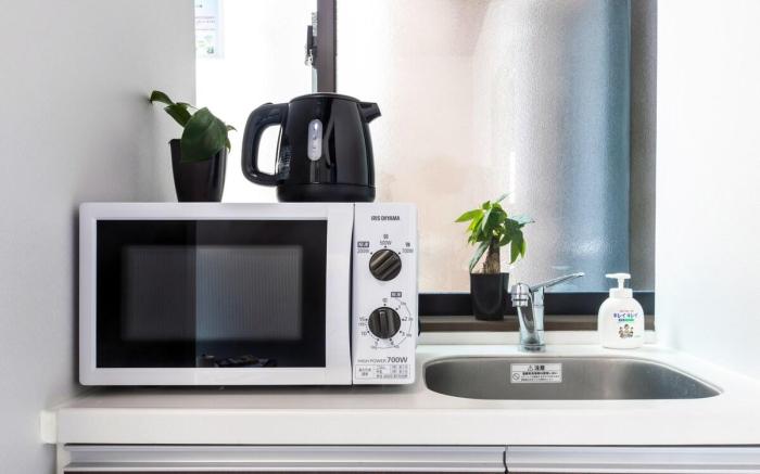 New Clean Apt for 4 people w/Convenient Access!