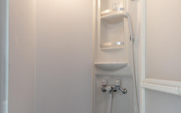 New Clean Apt for 4 people w/Convenient Access!