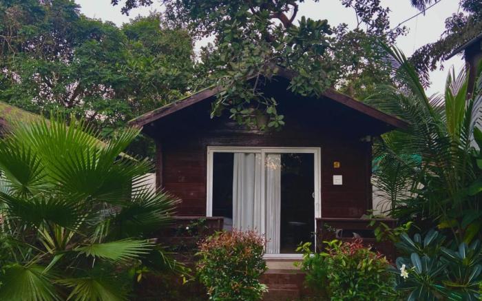 AMAZING WOODEN COTTAGES WITH POOL - 5MINS BEACH
