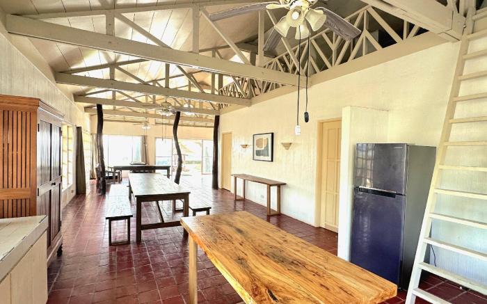 White House Beachfront, Batangas