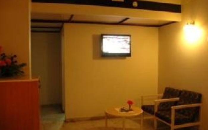 Hotel Saratharajans