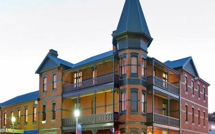 Ikon Hotel