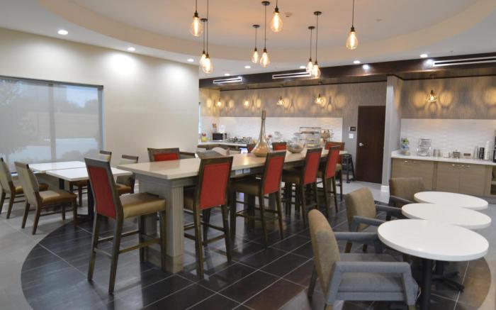 Comfort Inn & Suites Houston I-45 North - IAH